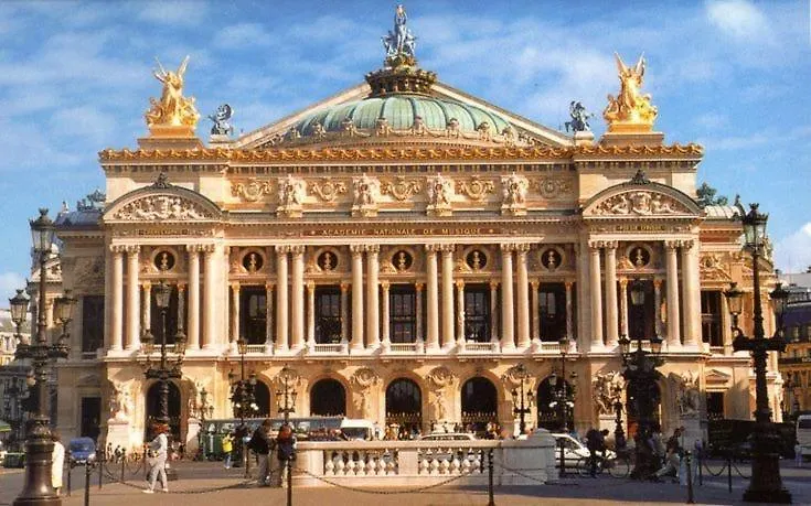 Central Apartment Tronchet 1G Parigi