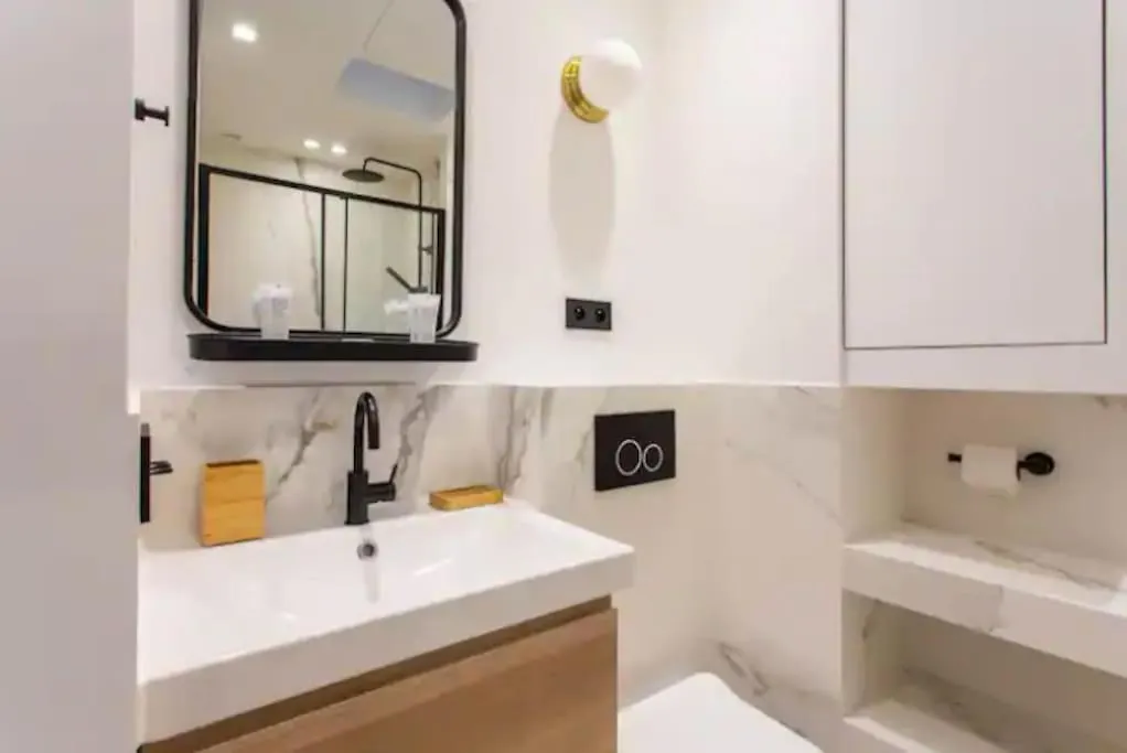 Central Apartment Tronchet 1G Παρίσι